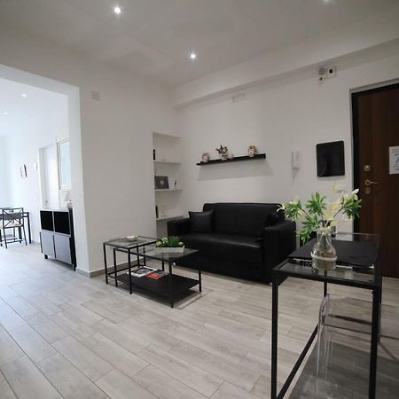 Cavour37 Rooms ปาแลร์โม ภายนอก รูปภาพ
